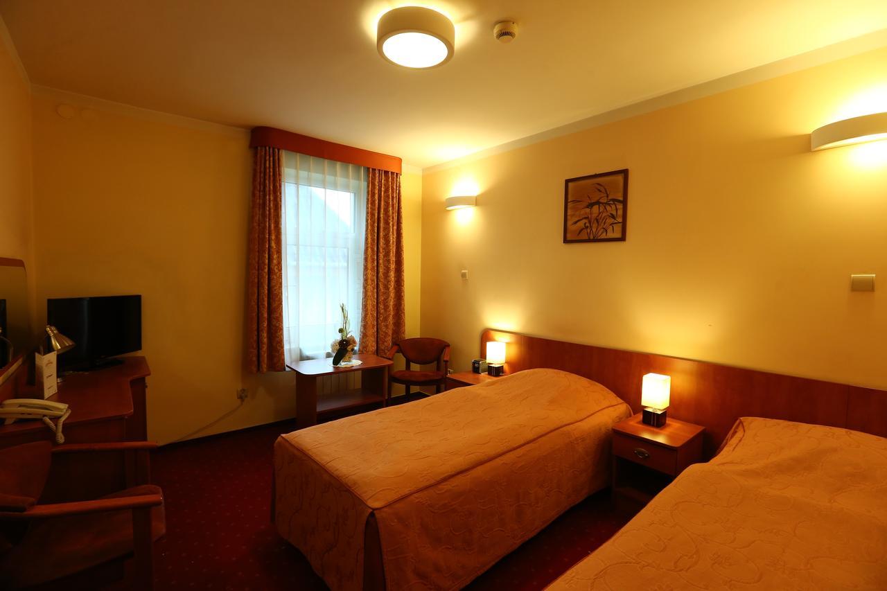 Hotel Korona Цеханув Экстерьер фото